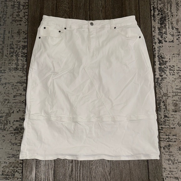 ERDEM x Universal Standard Jasmine Patchwork Denim Midi Skirt - Picture 1 of 10